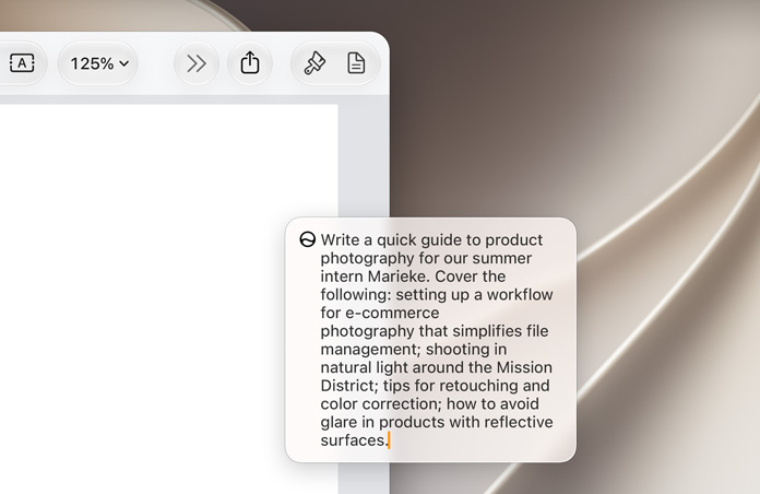 En MacBook-skärm som visar rutan Redigera med Siri över ett namnlöst dokument som beskriver ett arbetsflöde för fotografering för en ny teammedlem