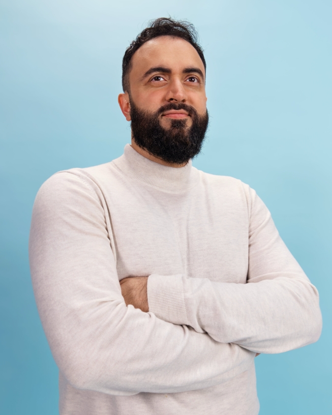 A portrait of Saamer Mansoor.