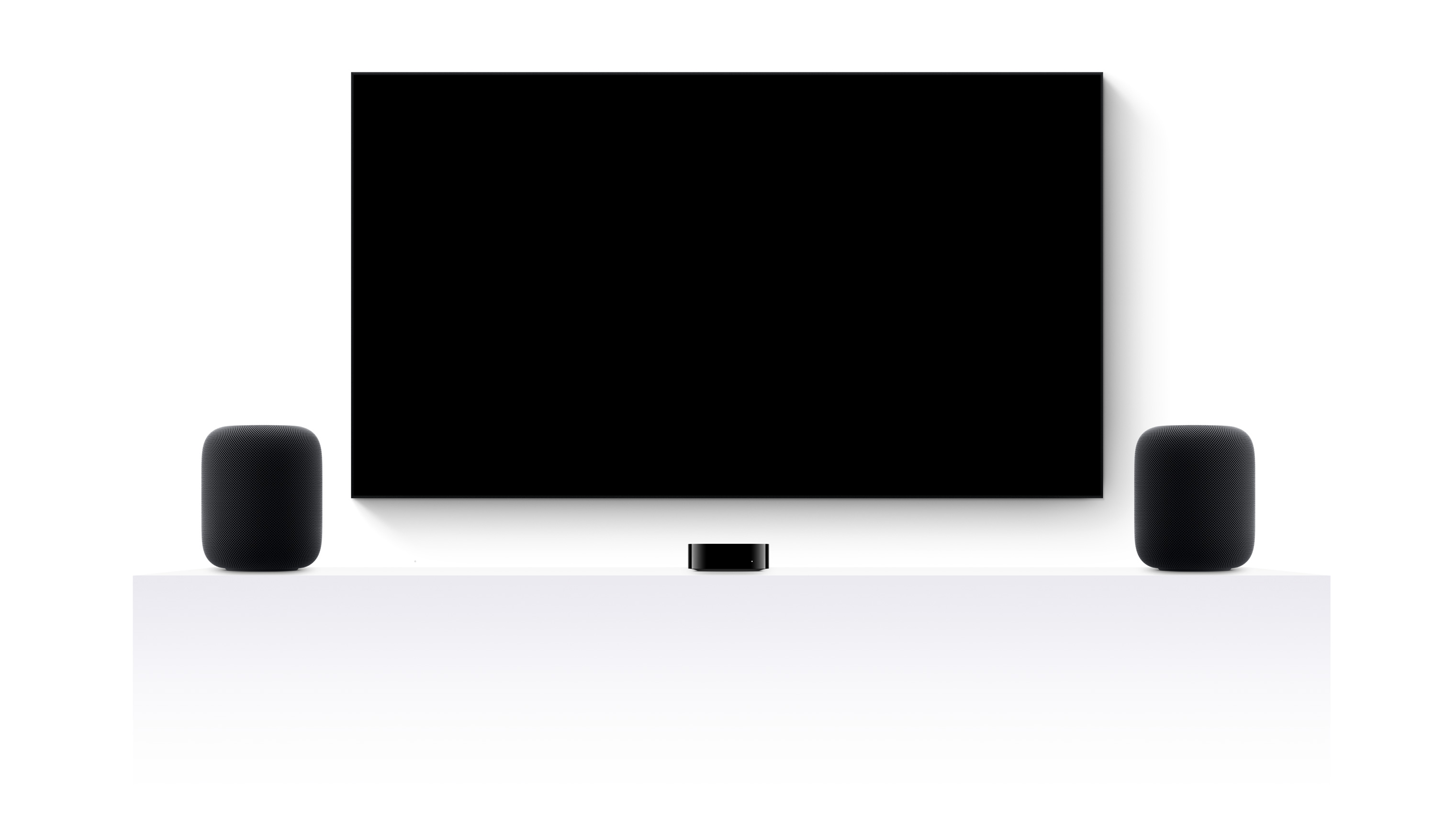 Apple TV 4K、2台のHomePod、「チーフ・オブ・ウォー」が映し出されているフラットスクリーンテレビ