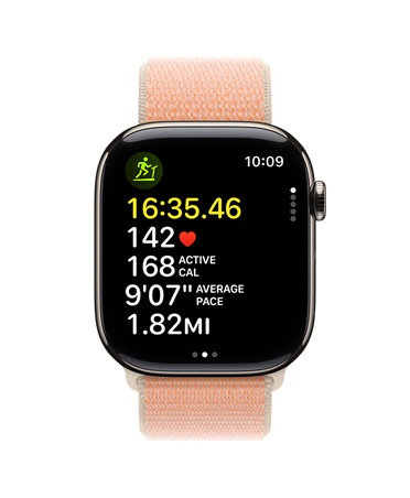 Apple Watch Series 11, kleur Goud, met Work-out-app op het display die hardloopgegevens zoals tijd, hartslag, verbrande calorieën, gemiddelde tempo en afstand laat zien